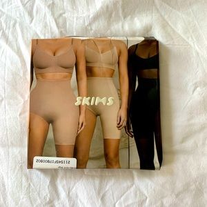 SKIMS Solution Short #1 (right leg)